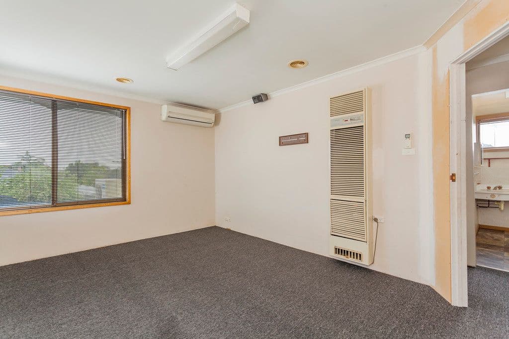 19 Westmoreland Street, ST ALBANS PARK VIC 3219, St Albans Park - Thumbnail 4