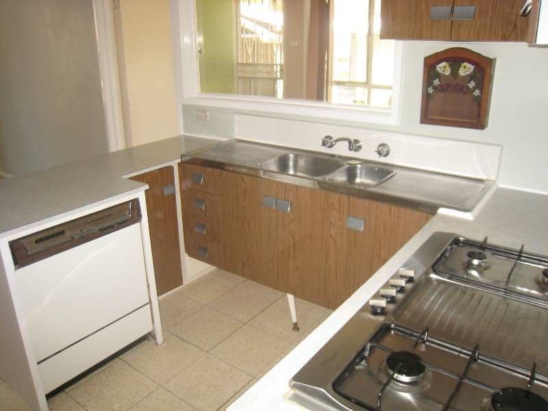 14 Rosenthal Crescent, Reservoir VIC 3073, Reservoir - Thumbnail 5