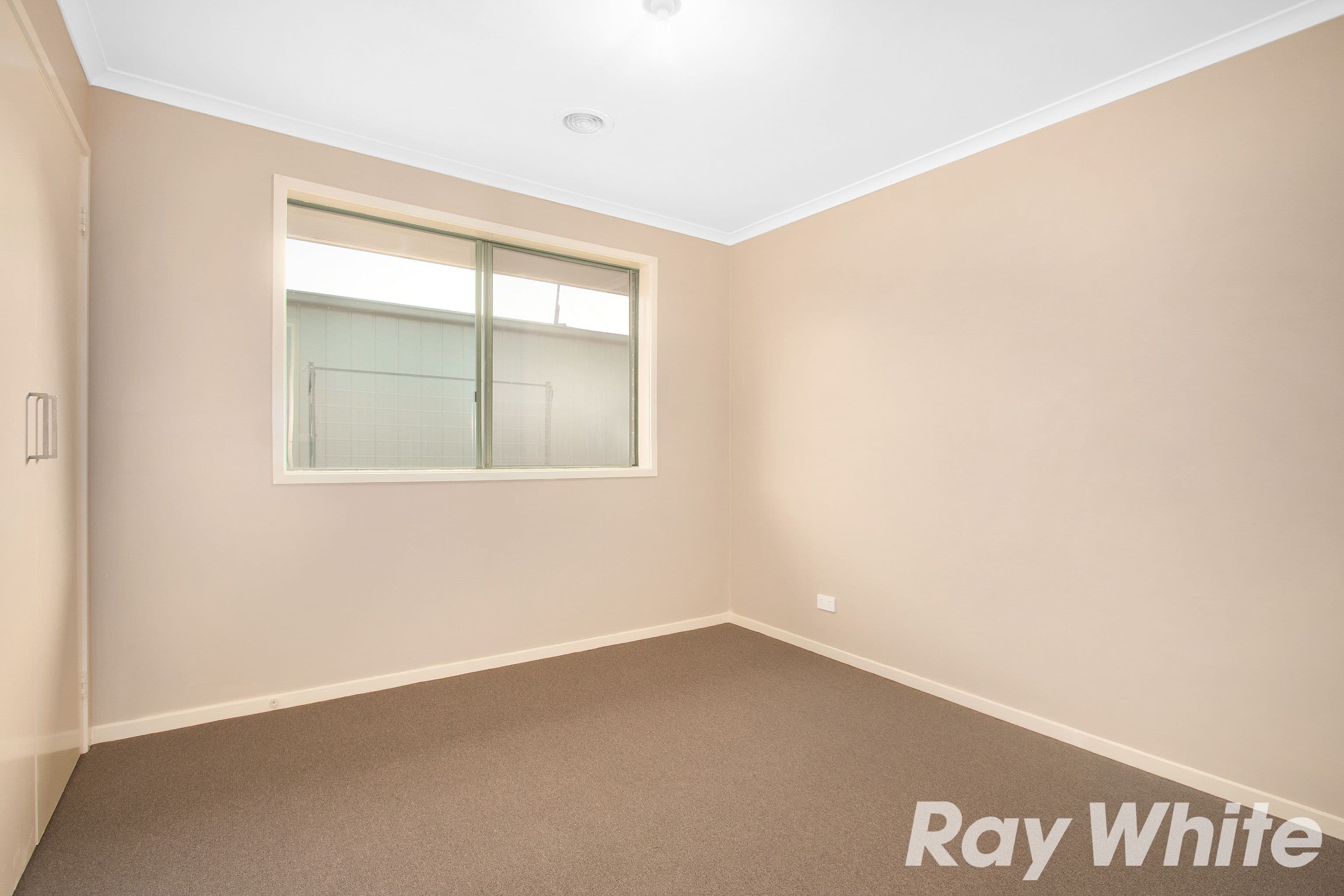5 Blackmore Close, Pakenham VIC 3810, Pakenham - Thumbnail 7