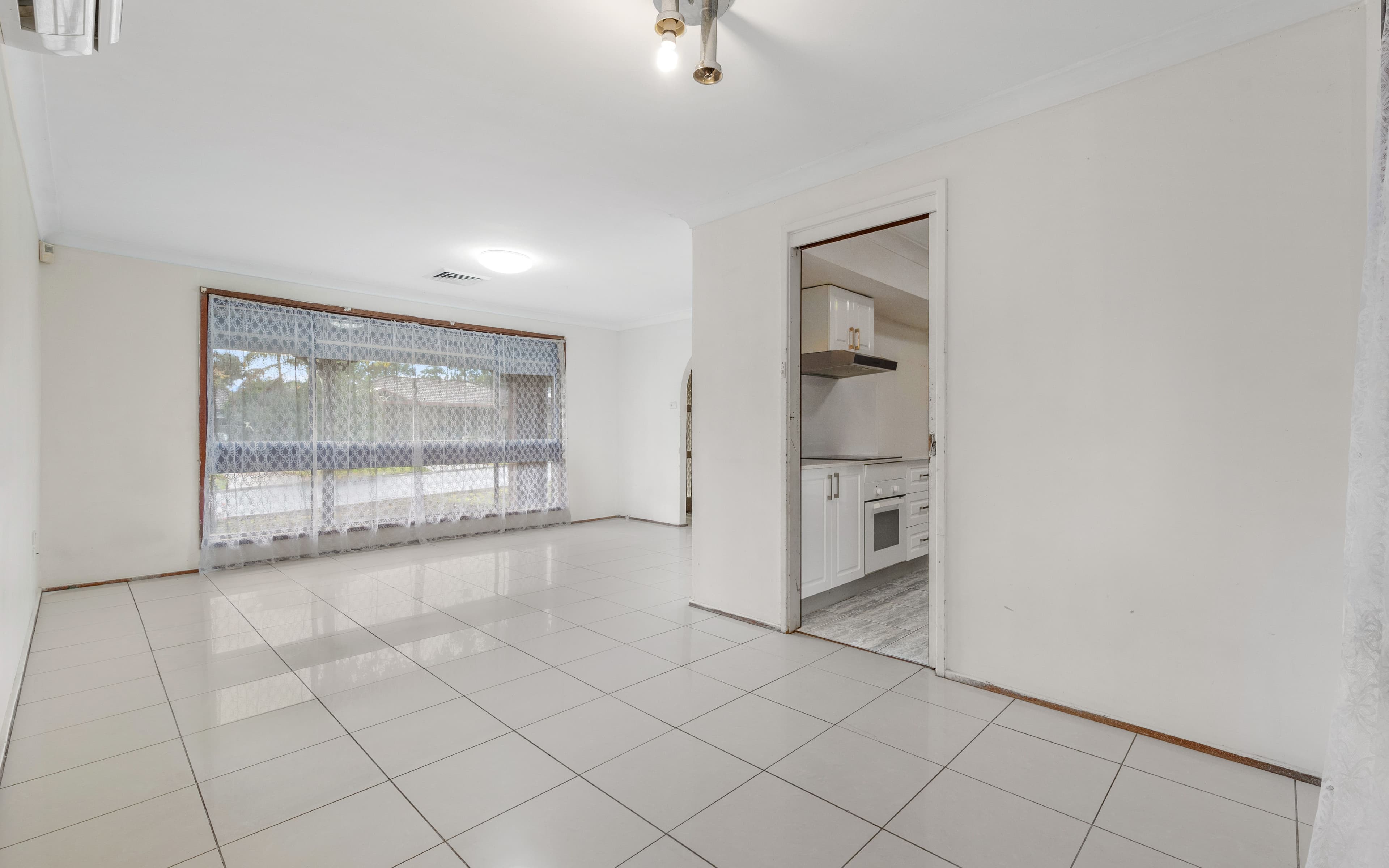 5 Lyrebird Place, Ingleburn NSW 2565, Ingleburn - Thumbnail 2