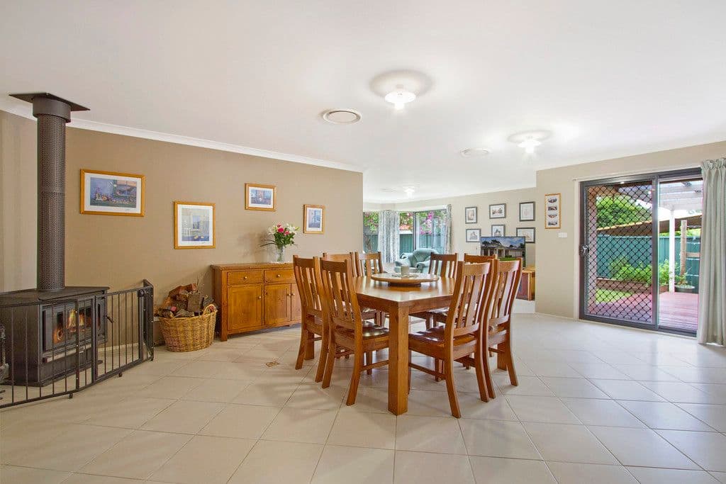 8 Tyne Crescent, North Richmond - Thumbnail 2