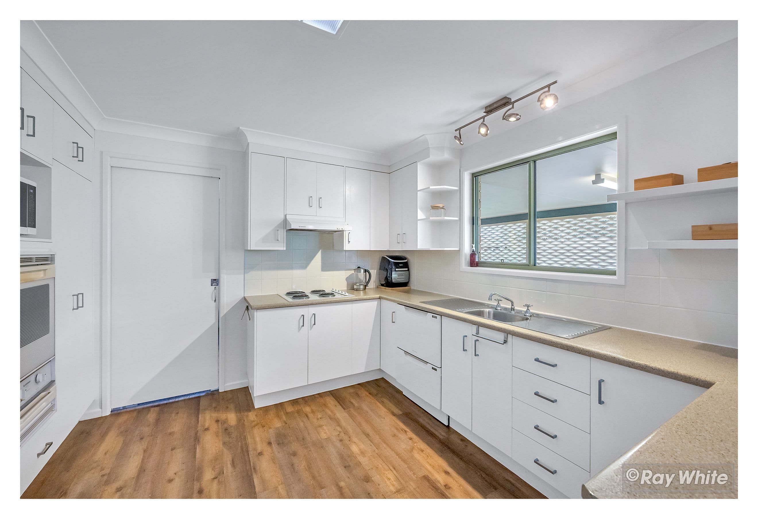 15 Hoffmann Street, Norman Gardens QLD 4701, Norman Gardens - Thumbnail 5