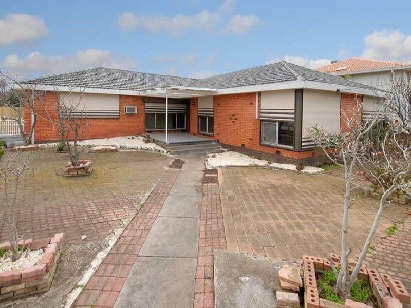 32 Yarmouth Avenue, St Albans VIC 3021, St Albans - Image 1