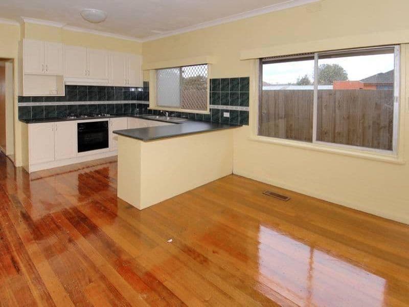 32 Yarmouth Avenue, St Albans VIC 3021, St Albans - Thumbnail 2