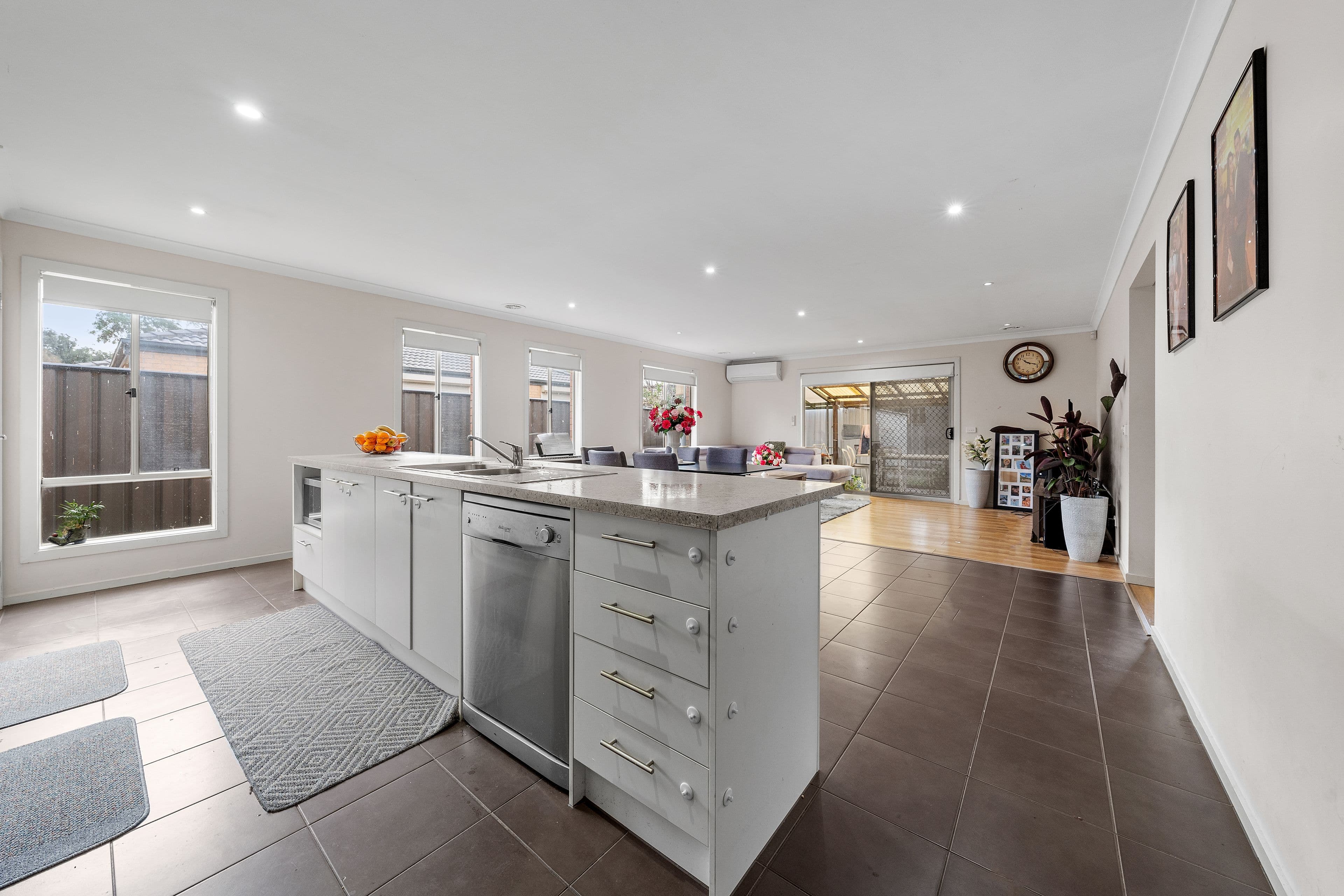 25 Grosvenor Crescent, DERRIMUT VIC 3026, Derrimut - Thumbnail 3