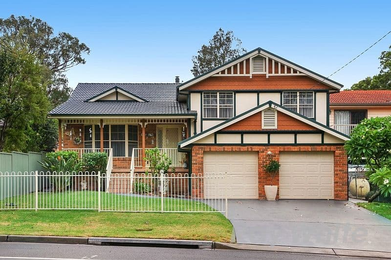 12 Chelmsford Road, Lake Haven - Image 1