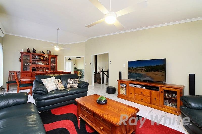 12 Chelmsford Road, Lake Haven - Thumbnail 5