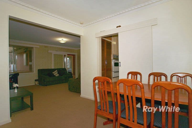 12 Locharn Crescent, KEYSBOROUGH VIC 3173, Keysborough - Thumbnail 8