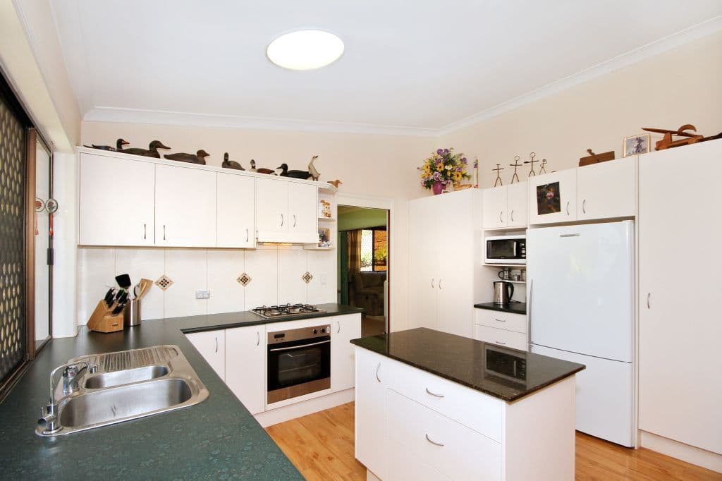 136 Aylesham Drive, BONOGIN QLD 4213, Bonogin - Thumbnail 3
