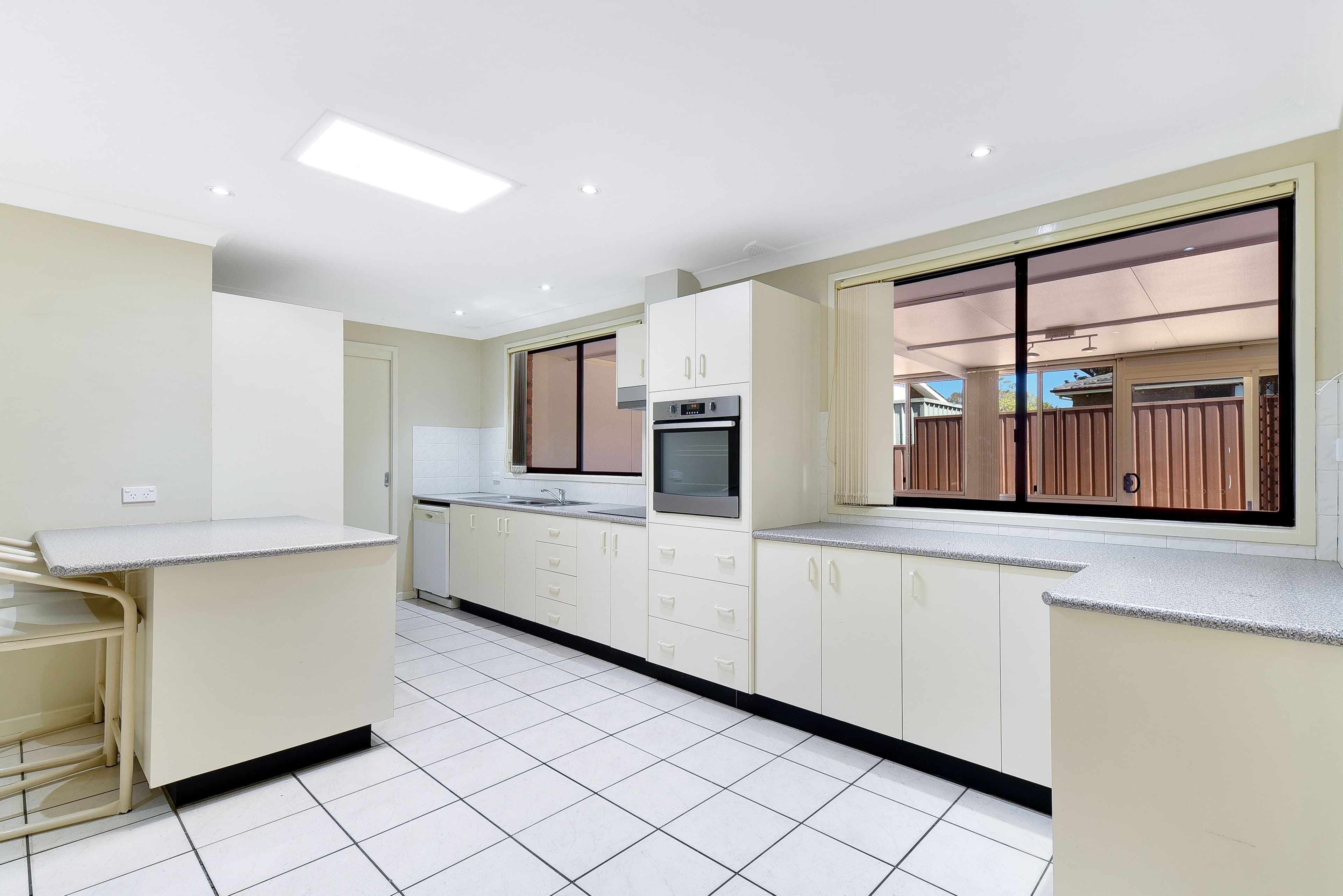 8 Jowett Place, Ingleburn - Thumbnail 4