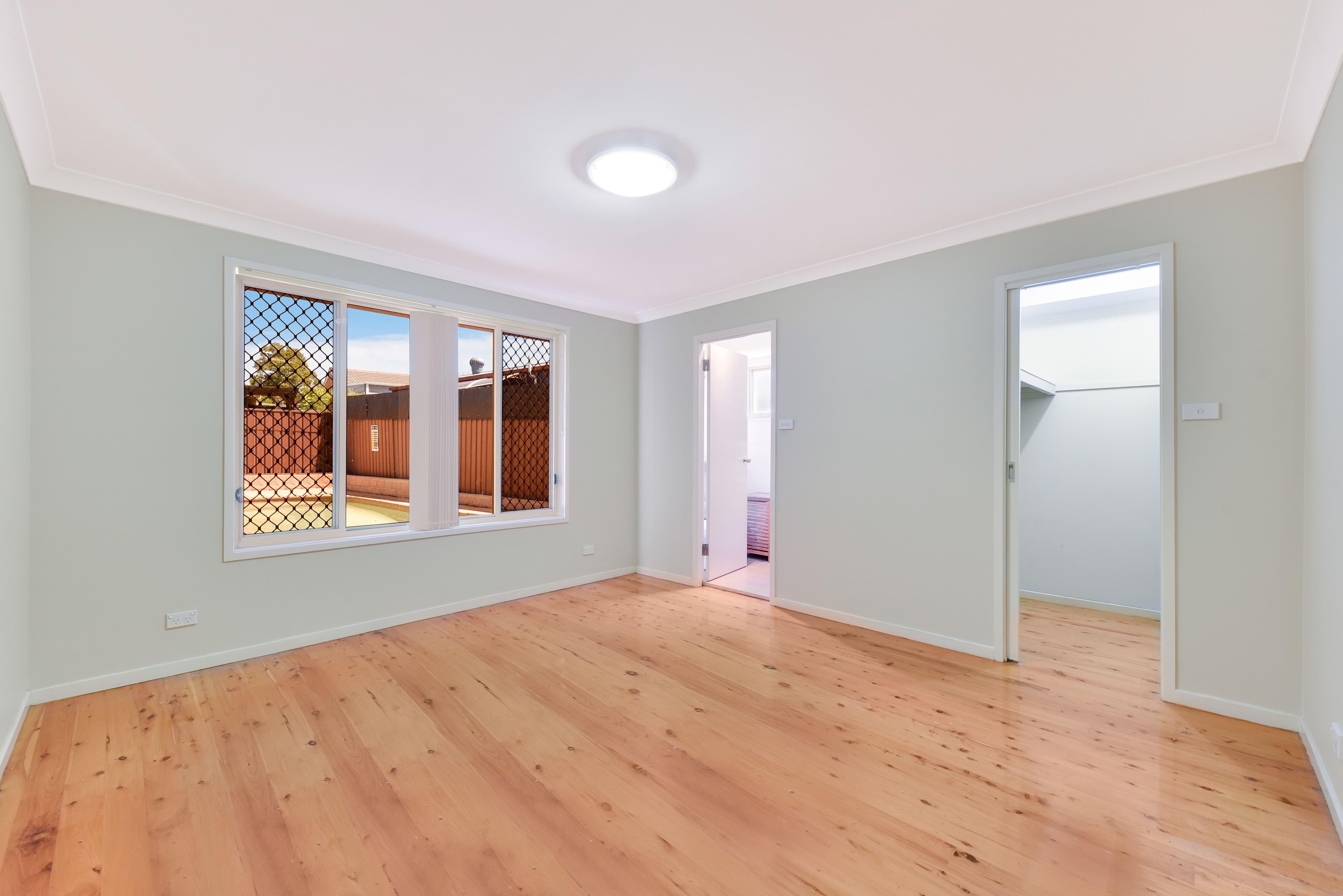 8 Jowett Place, Ingleburn - Thumbnail 5
