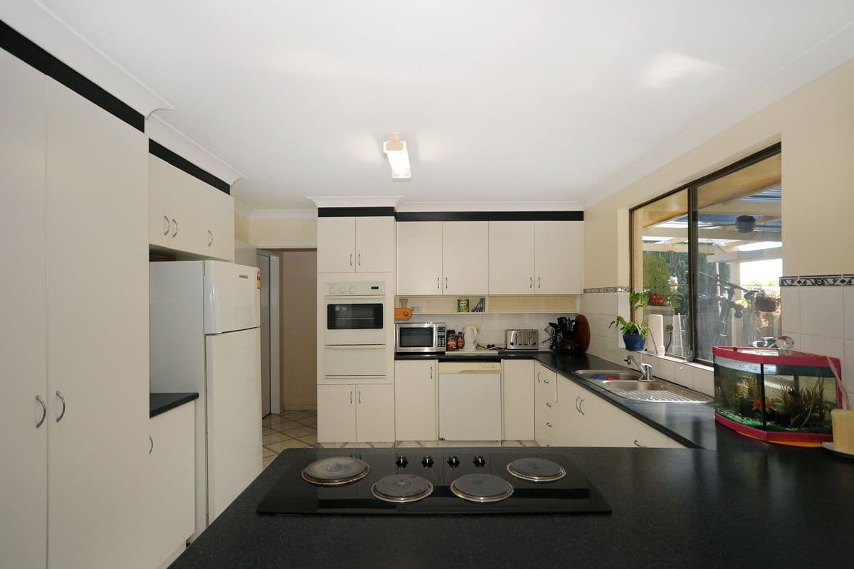15 Carey Street, Kearneys Spring QLD 4350, Kearneys Spring - Thumbnail 4