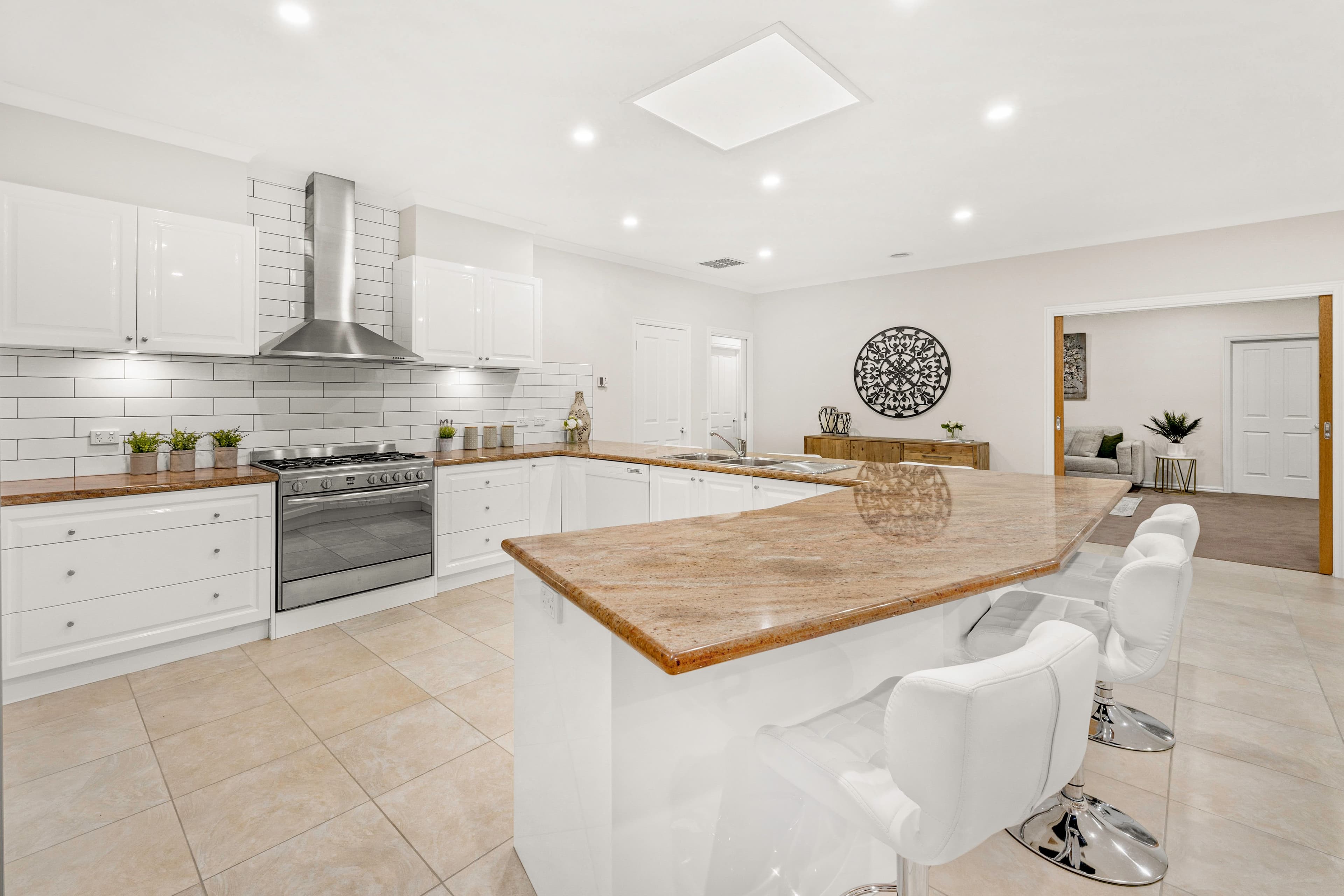 3 Lomandra Court, Pakenham VIC 3810, Pakenham - Thumbnail 4