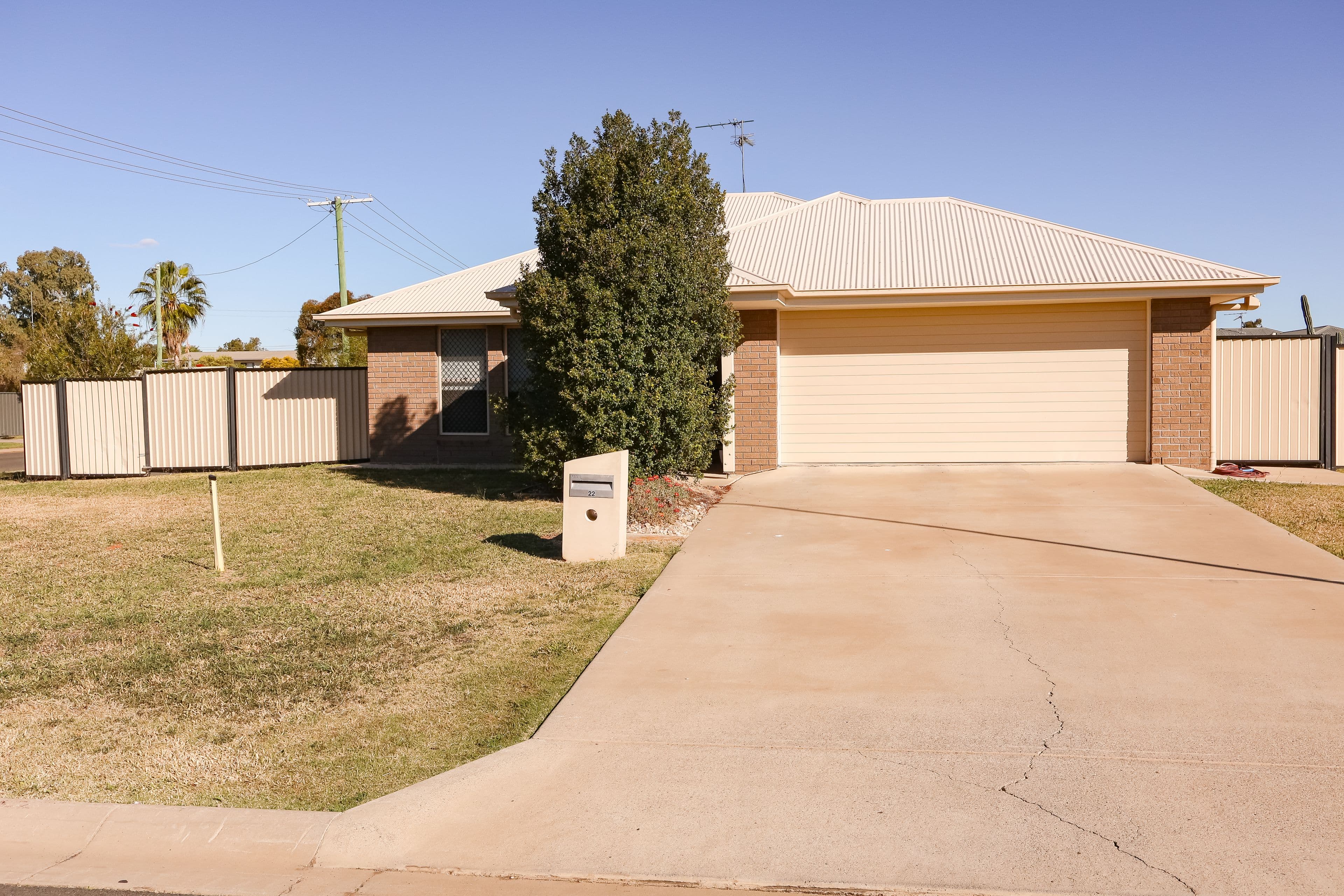 22 Everingham Avenue, Roma QLD 4455, Roma - Thumbnail 2