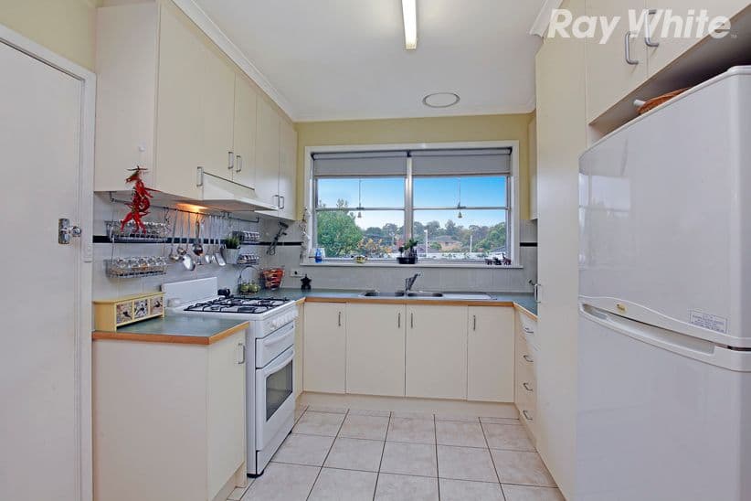 37 Shannon Crescent, Watsonia VIC 3087, Watsonia - Thumbnail 3