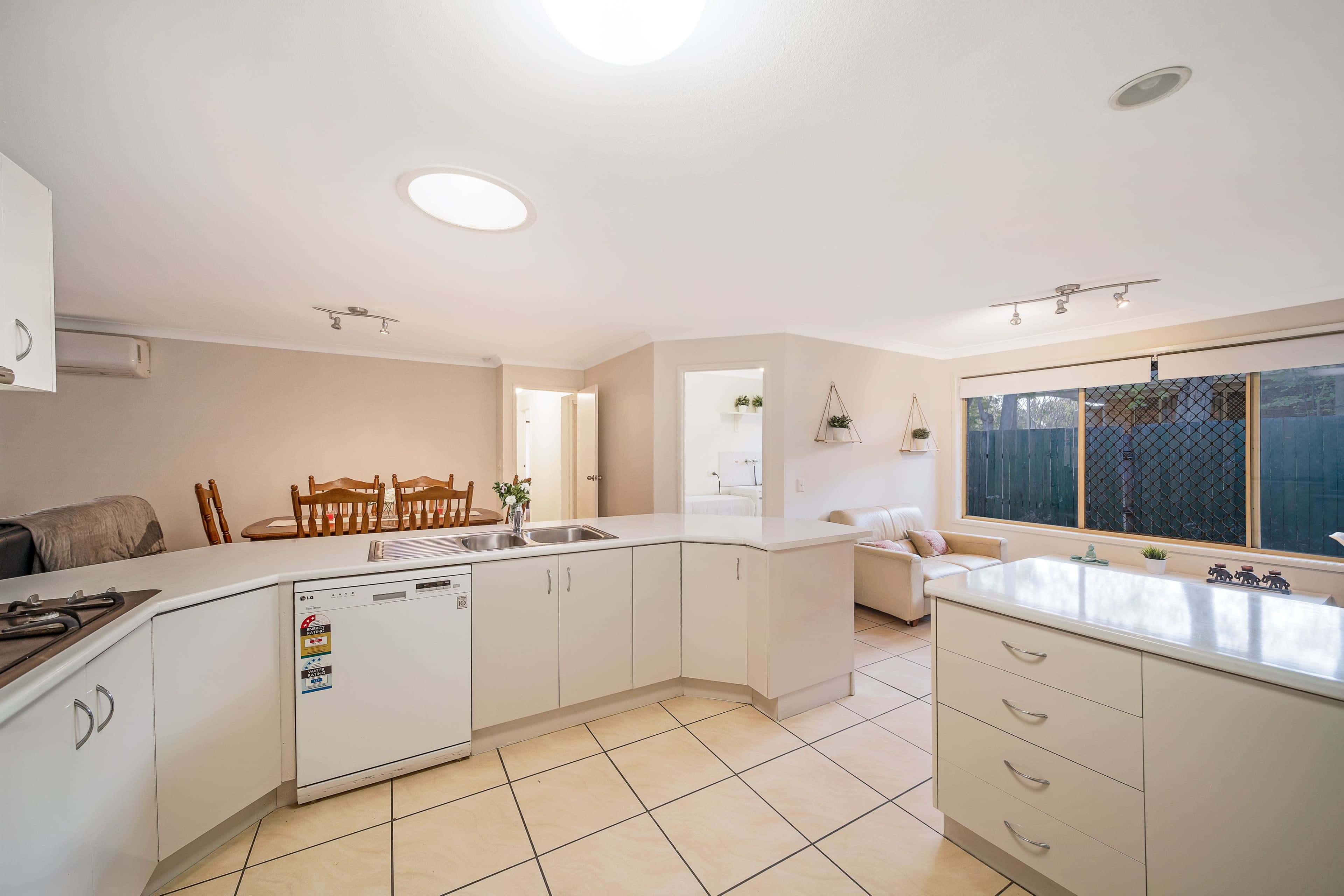 21 Acorus Court, Regents Park QLD 4118, Regents Park - Thumbnail 5