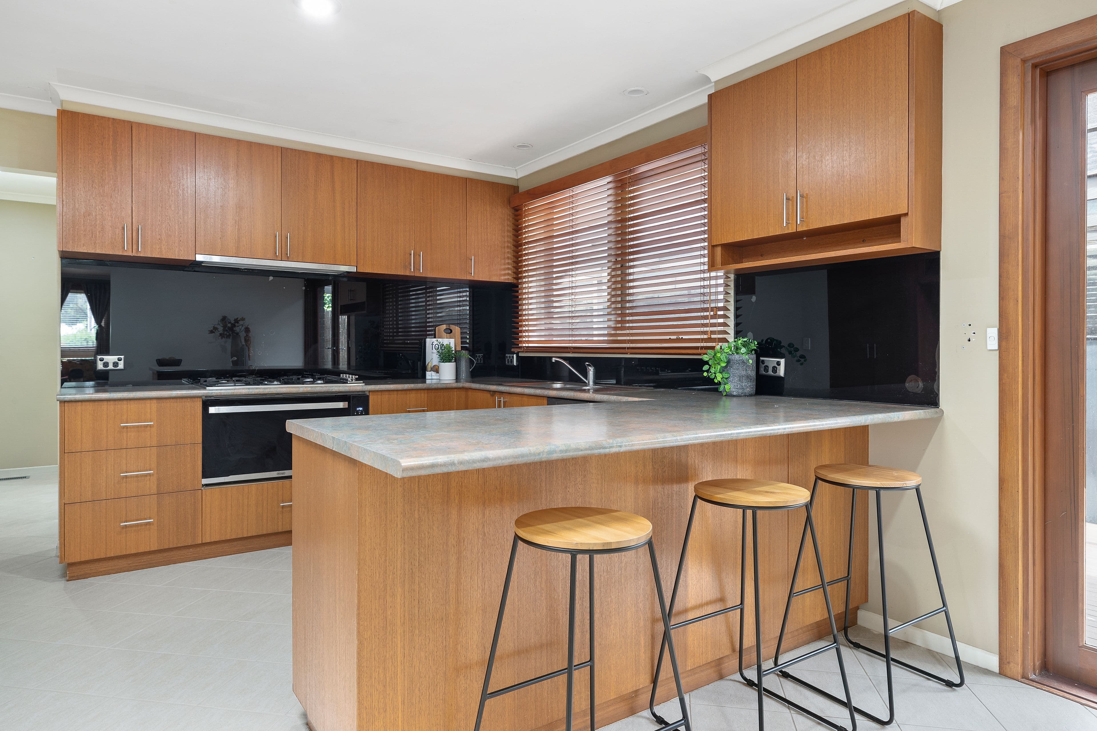 13 Dalkeith Road, Wantirna VIC 3152, Wantirna - Thumbnail 3