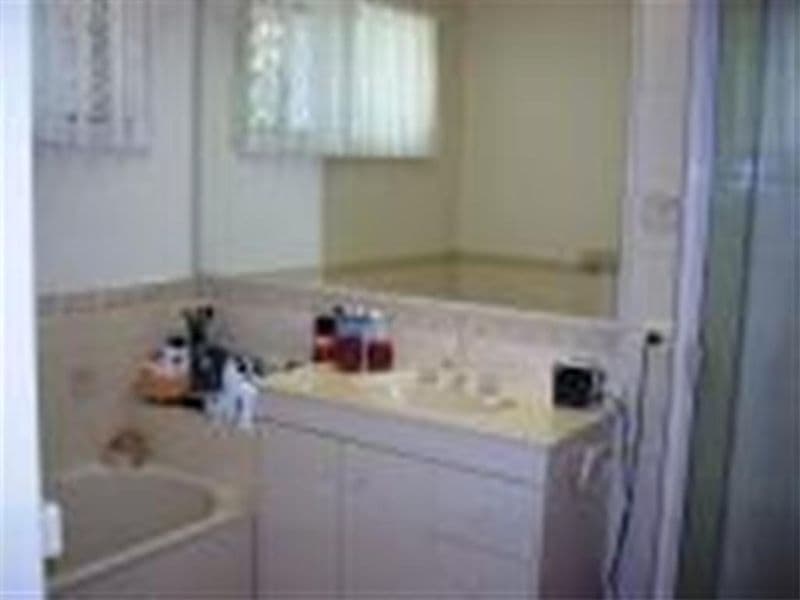 8 Anembo Drive, TORQUAY QLD 4655, Torquay - Thumbnail 6