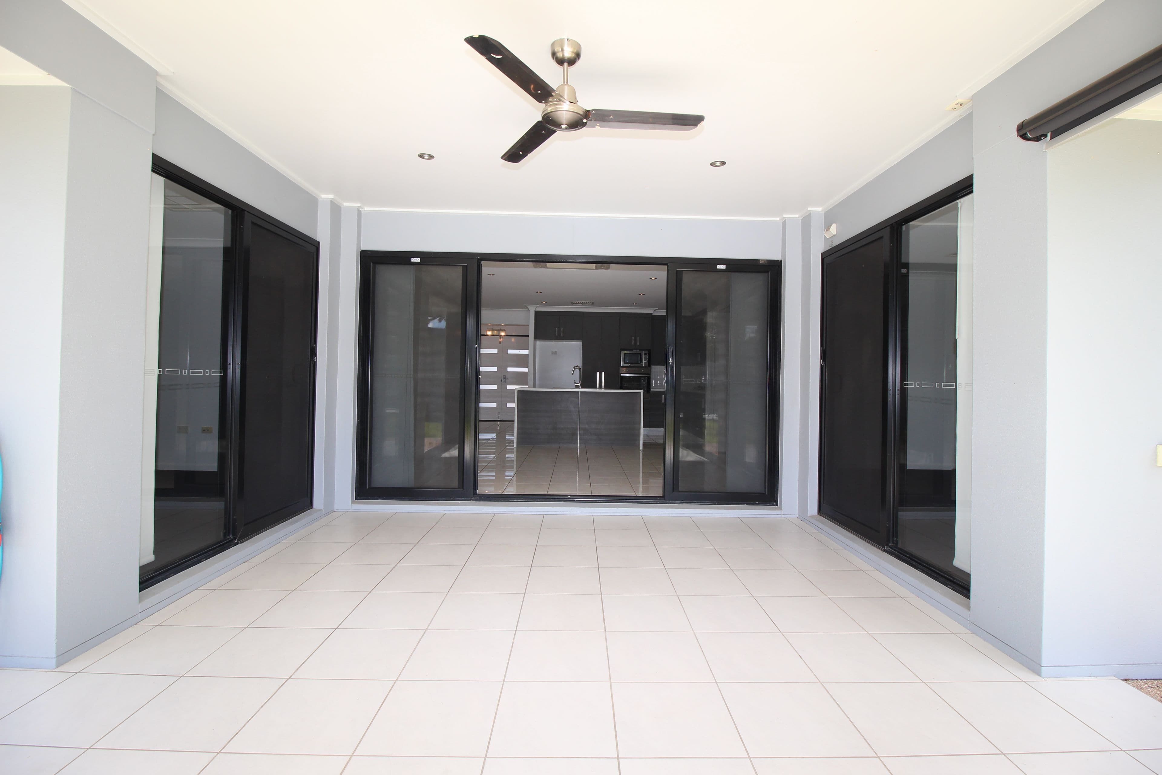 3 Charlton Street, Emerald QLD 4720, Emerald - Thumbnail 3