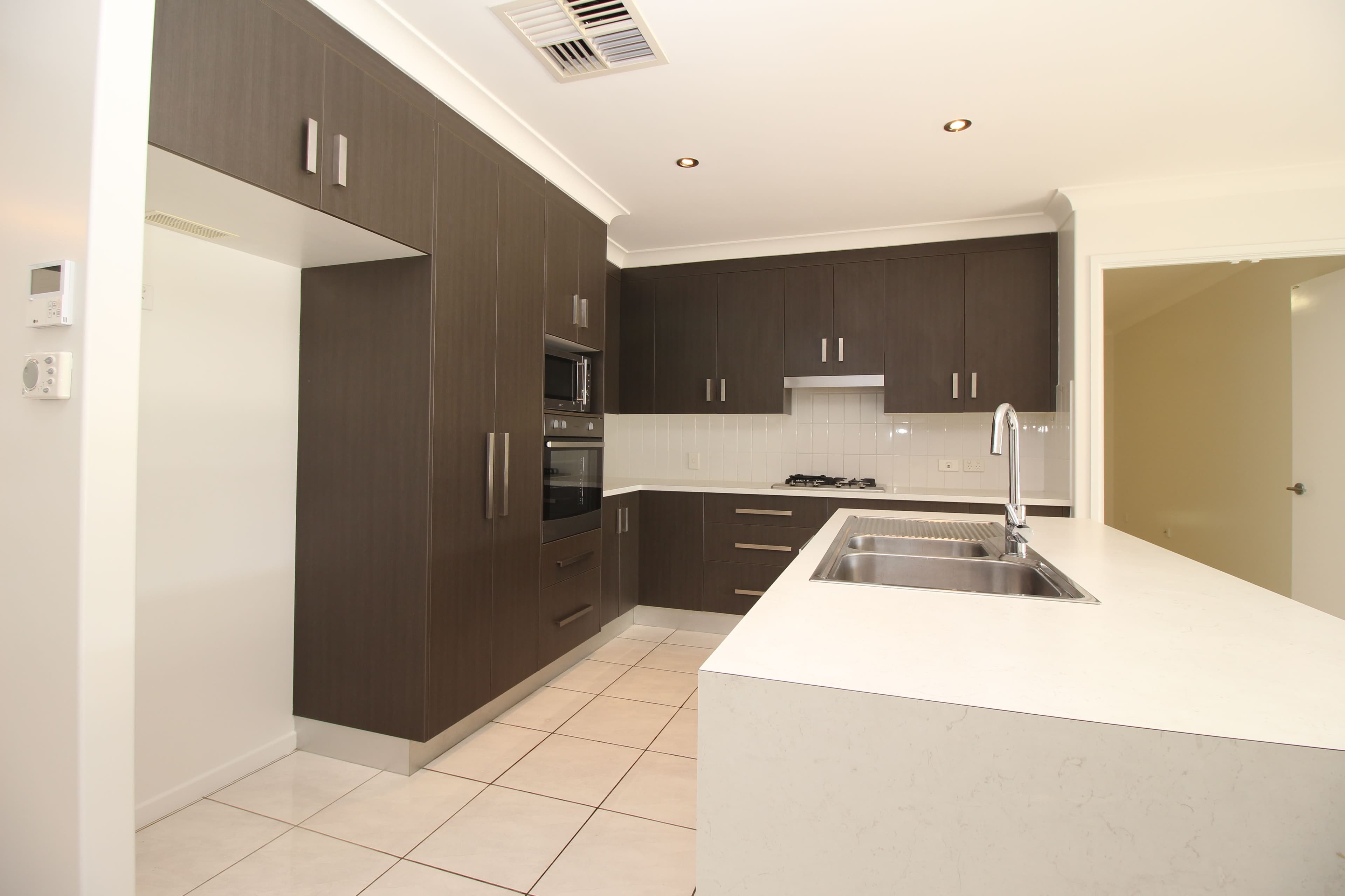 3 Charlton Street, Emerald QLD 4720, Emerald - Thumbnail 5