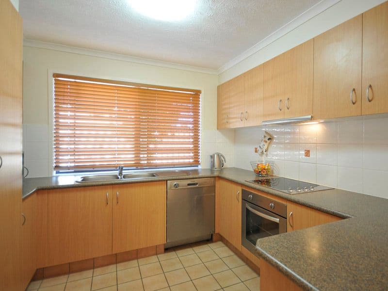 15 Johnston Street, SOUTHPORT QLD 4215, Southport - Thumbnail 2