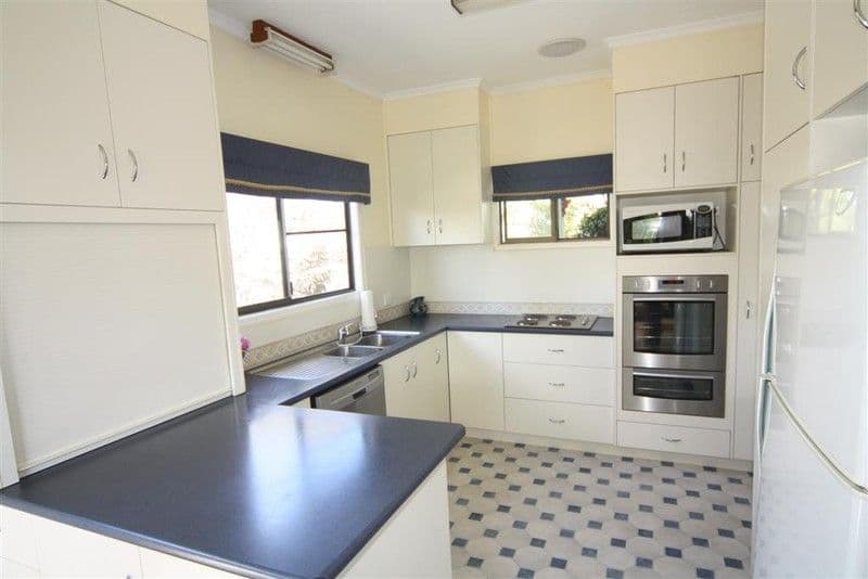 11  Swallow Street, DALBY QLD 4405, Dalby - Thumbnail 2