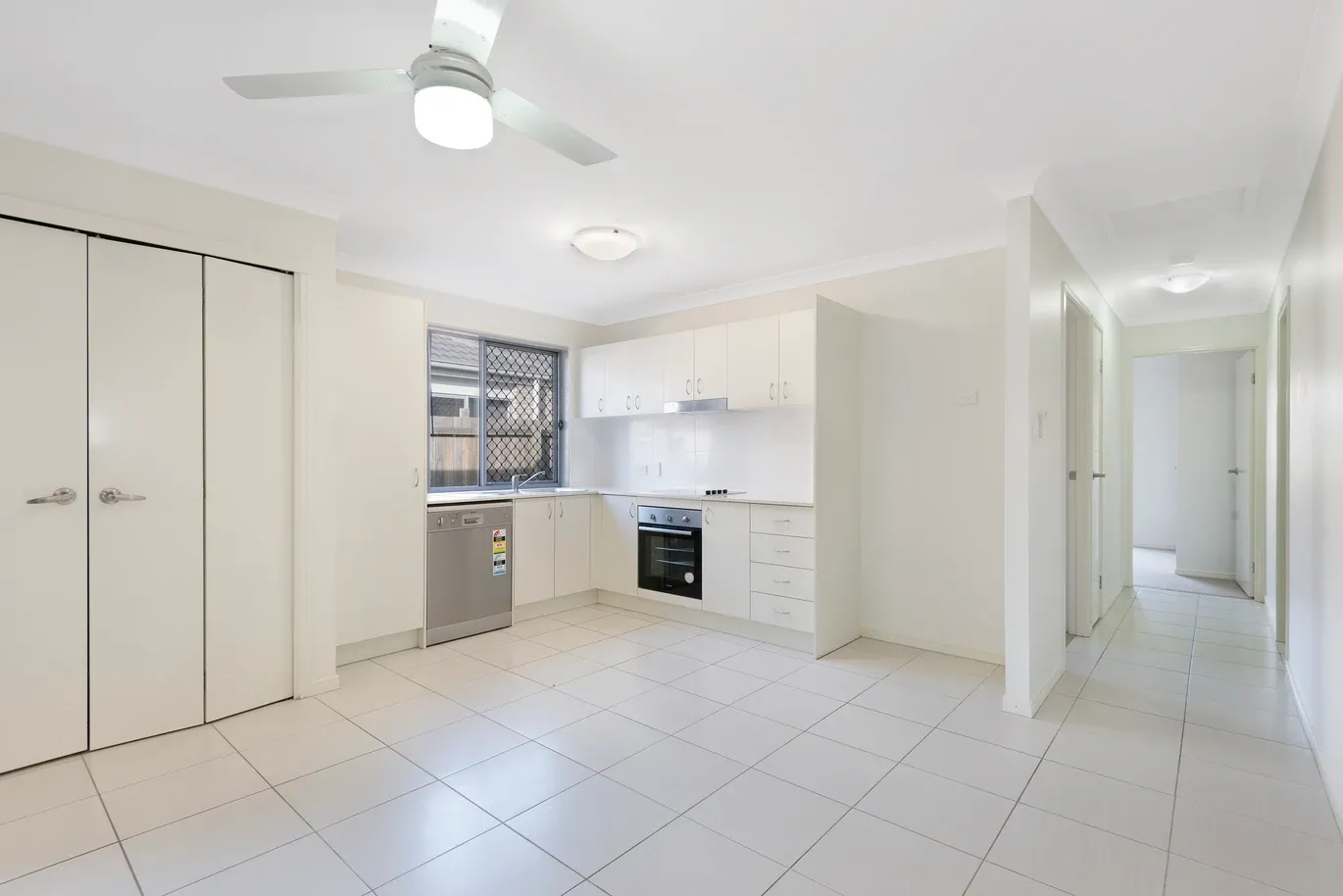 6 Bruce Baker Crescent, Crestmead QLD 4132, Crestmead - Thumbnail 2