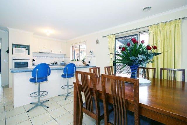 14 Perez Court, WERRIBEE VIC 3030, Werribee - Thumbnail 3