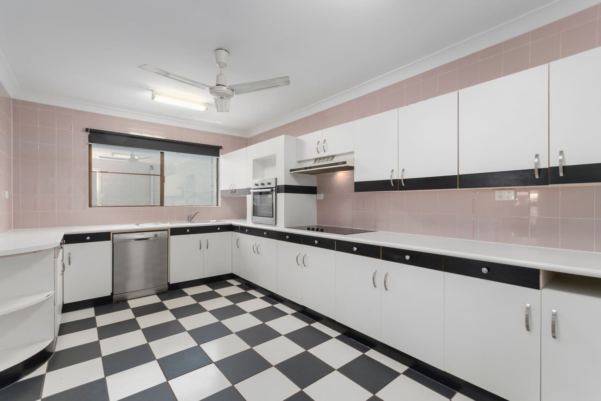 9 Karanya Street, Mount Louisa QLD 4814, Mount Louisa - Thumbnail 5