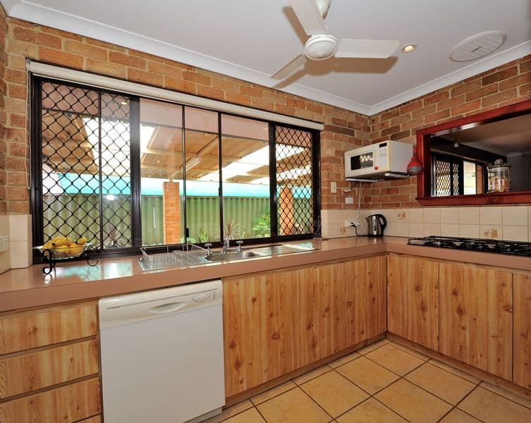 99 Coronata Drive, WARNBRO WA 6169, Warnbro - Thumbnail 8