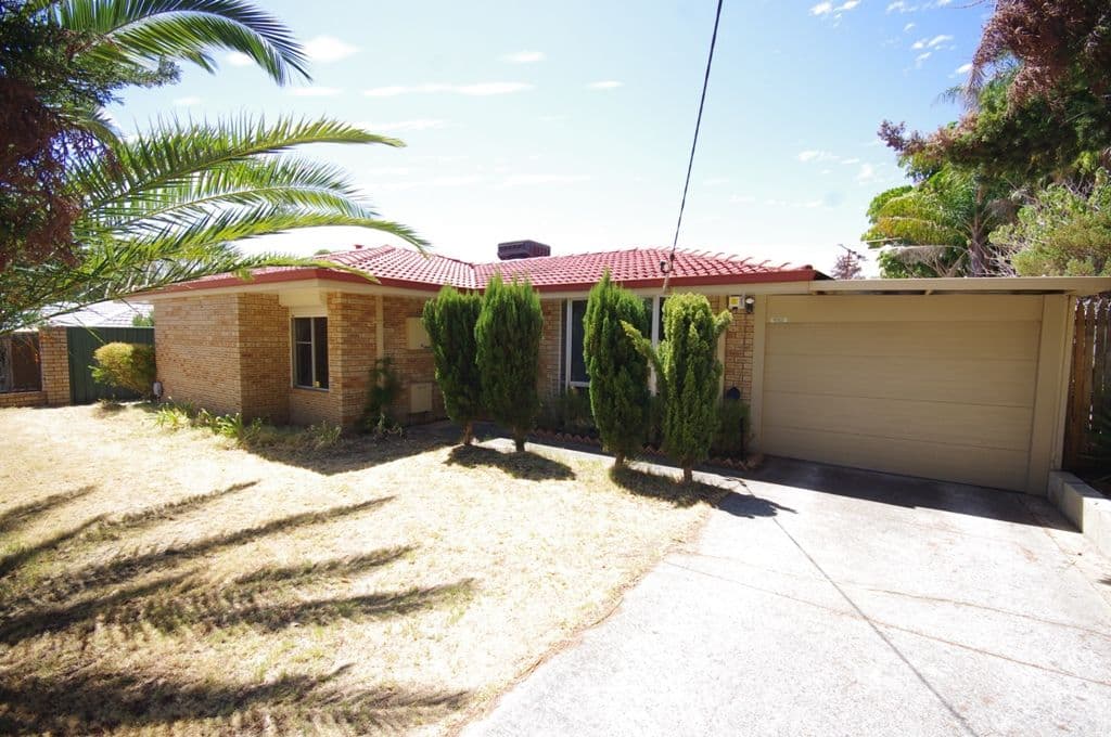 19 Oakleaf Circle, MIRRABOOKA WA 6061, Mirrabooka - Image 1