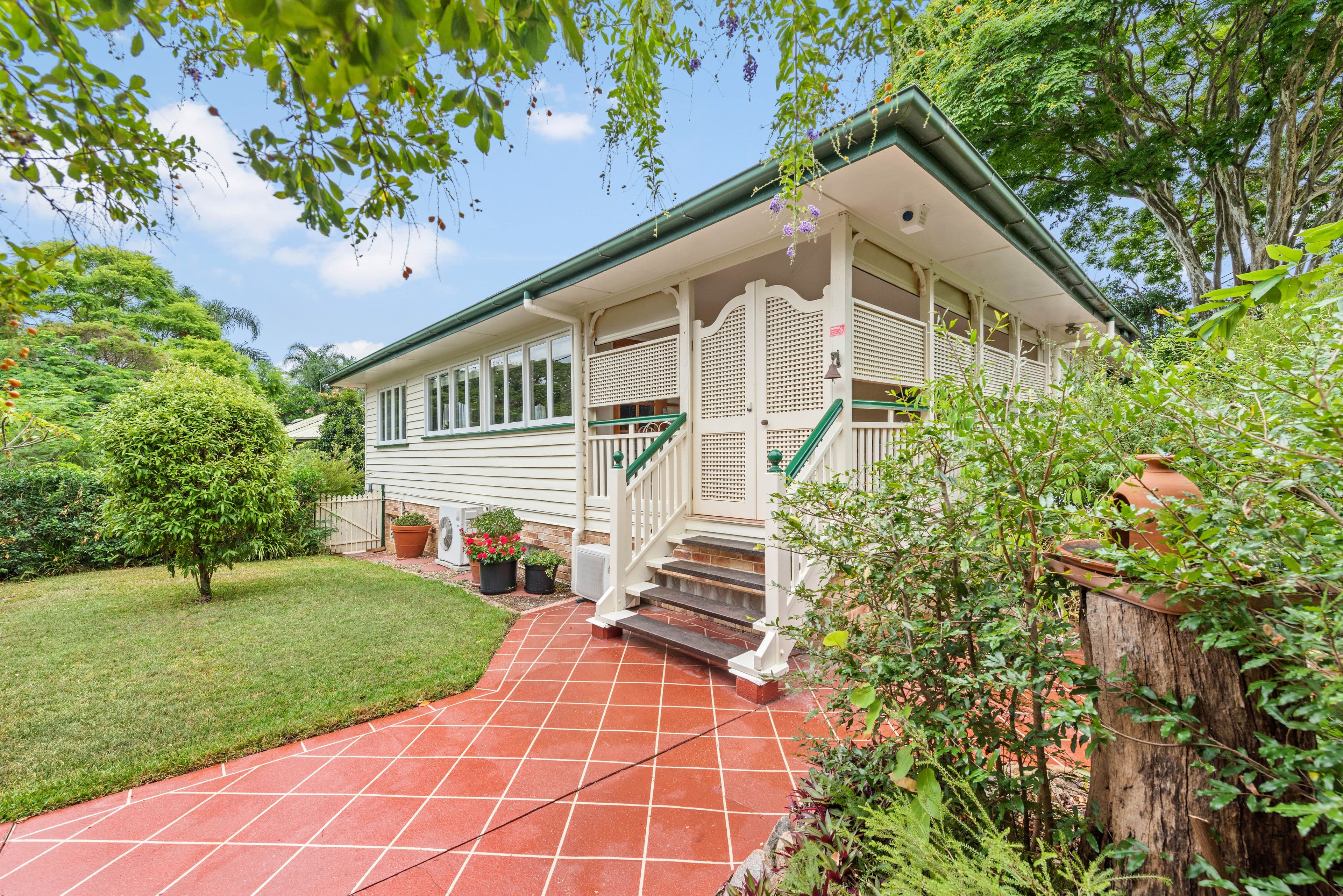 18 Burrowa Street, Stafford QLD 4053, Stafford - Thumbnail 2