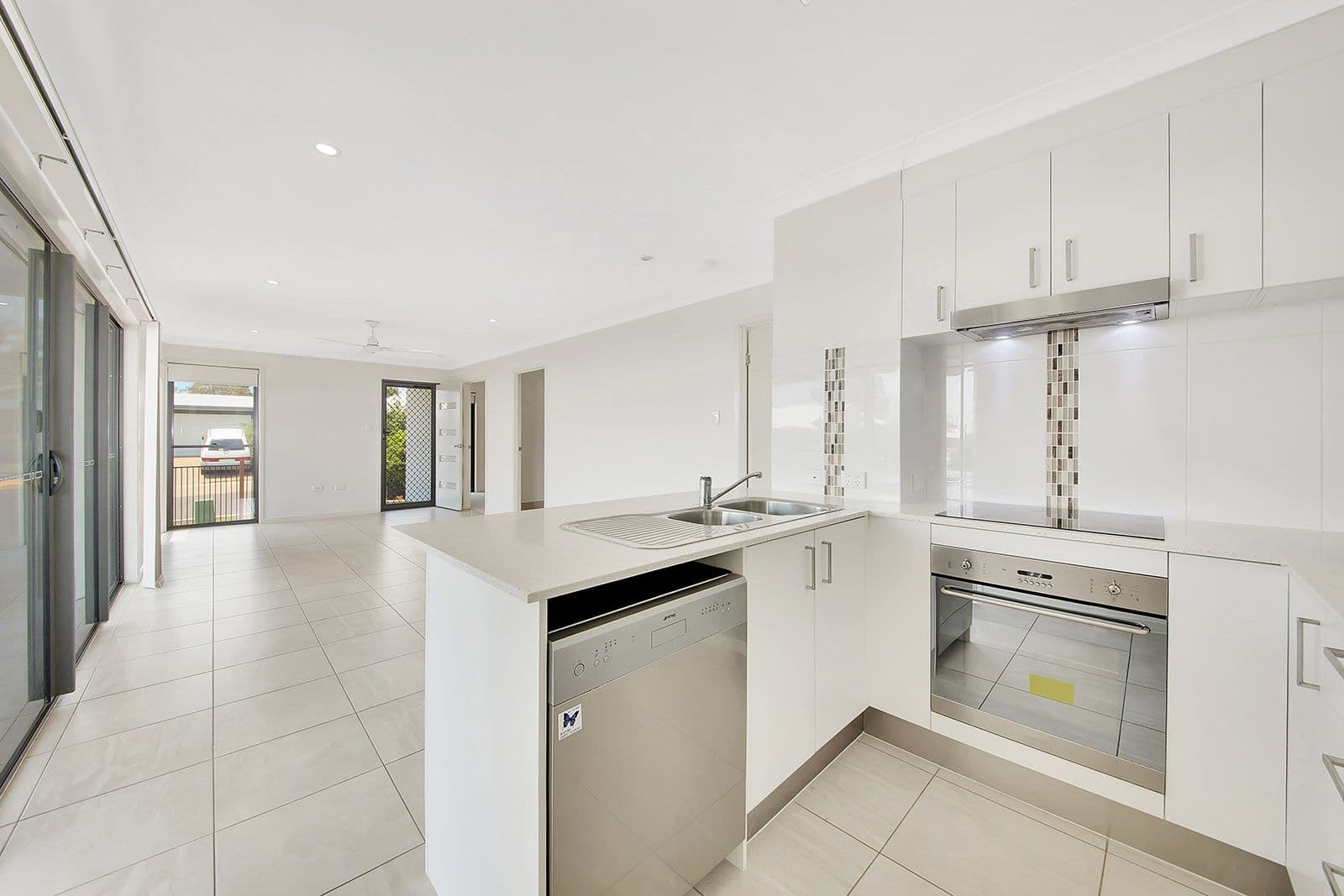 2 Sea Prince Circuit, Clinton QLD 4680, Clinton - Thumbnail 2
