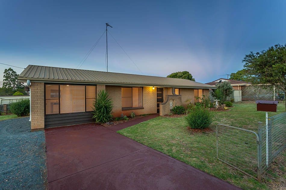 16 Cabarita Crescent, GLENVALE QLD 4350, Glenvale - Thumbnail 2