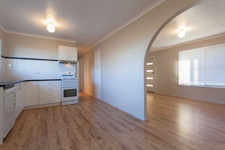 16 Cabarita Crescent, GLENVALE QLD 4350, Glenvale - Thumbnail 5