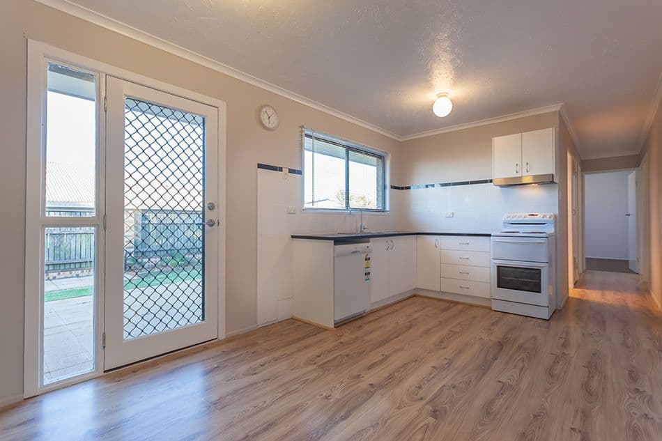 16 Cabarita Crescent, GLENVALE QLD 4350, Glenvale - Thumbnail 6