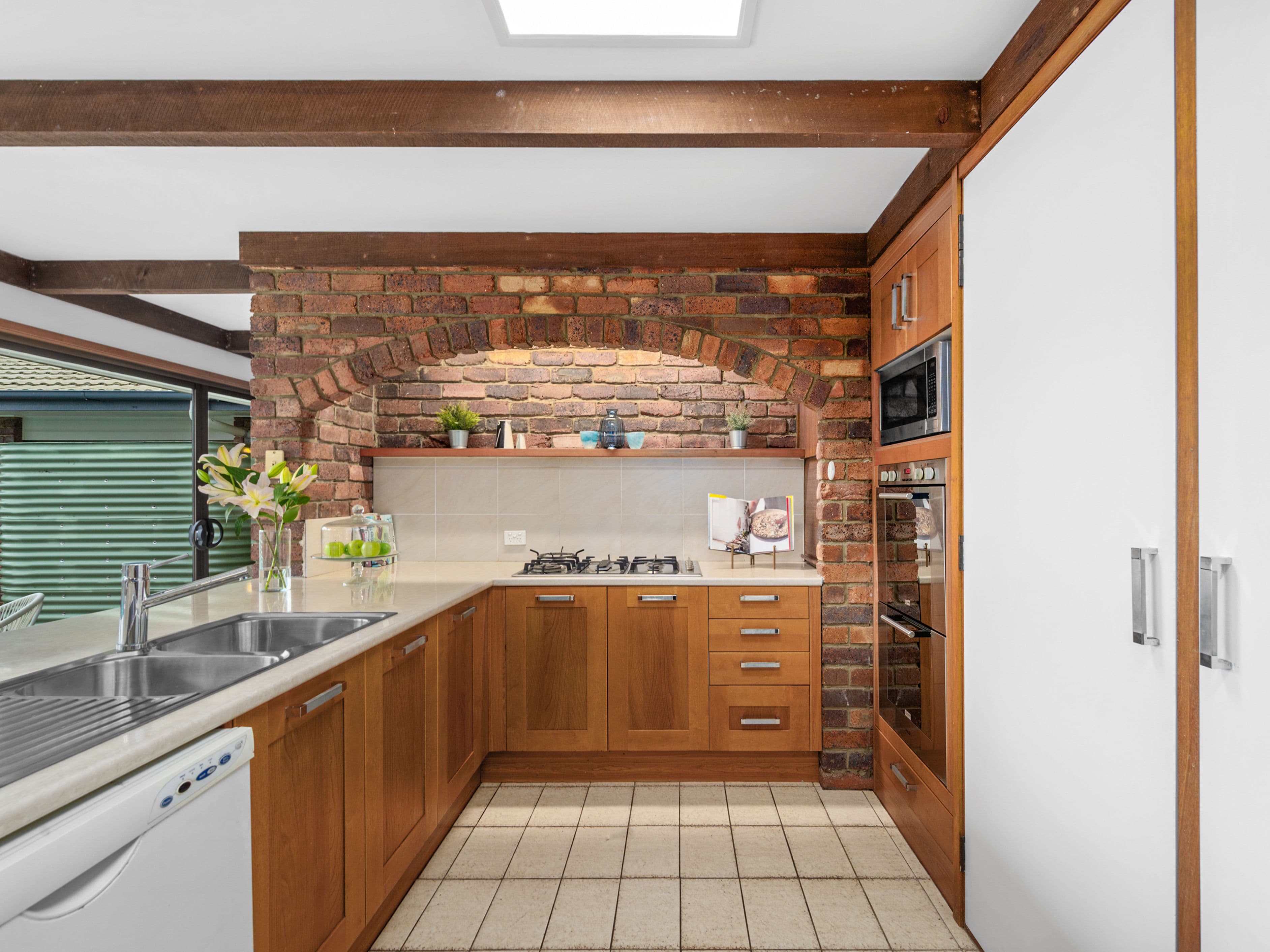 12 Broadmoor Street, Kenmore Hills QLD 4069, Kenmore Hills - Thumbnail 5