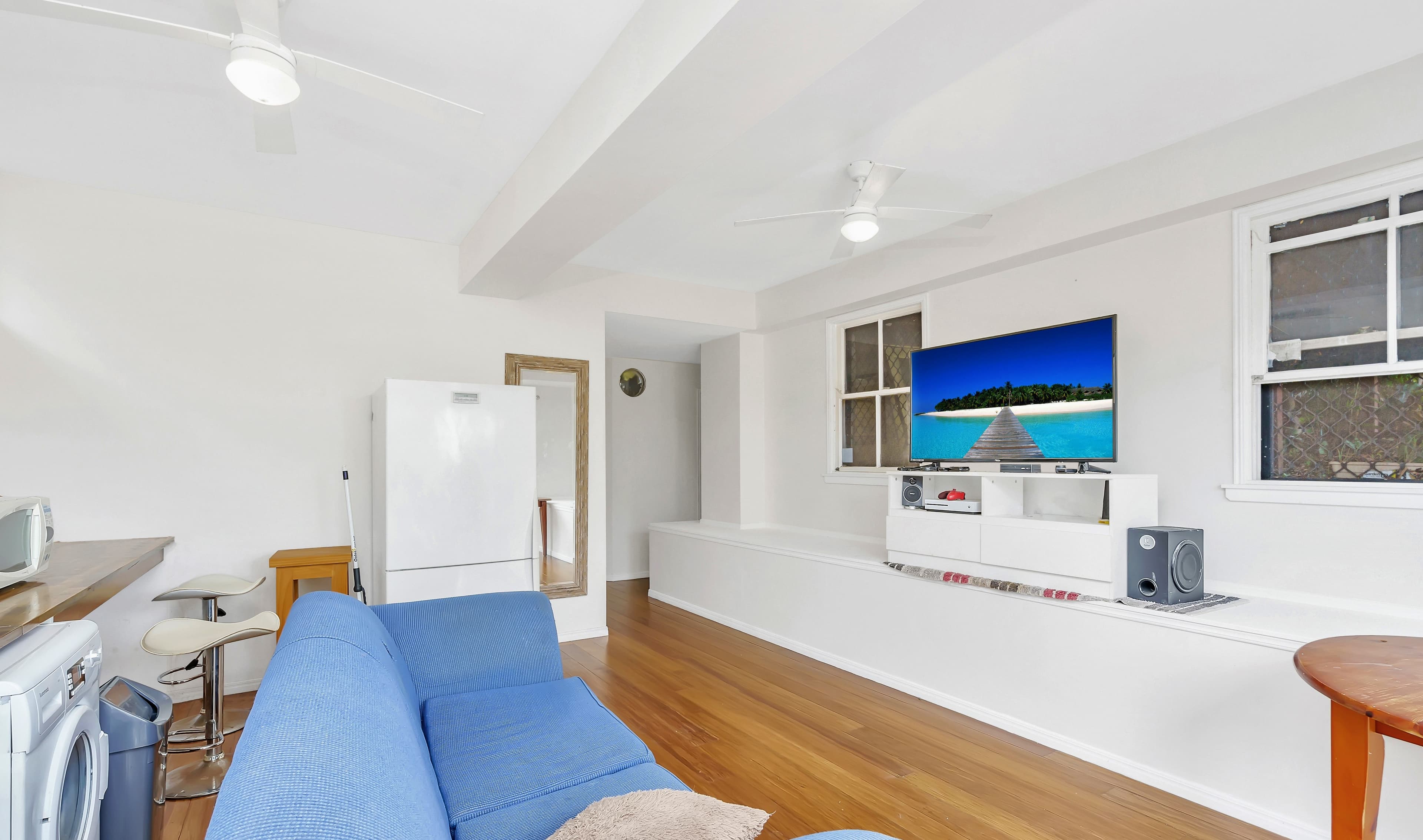 9 Enid Avenue, Southport QLD 4215, Southport - Thumbnail 2