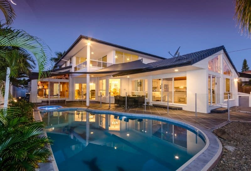 31 San Simeon Drive, CLEAR ISLAND WATERS QLD 4226, Clear Island Waters - Thumbnail 4