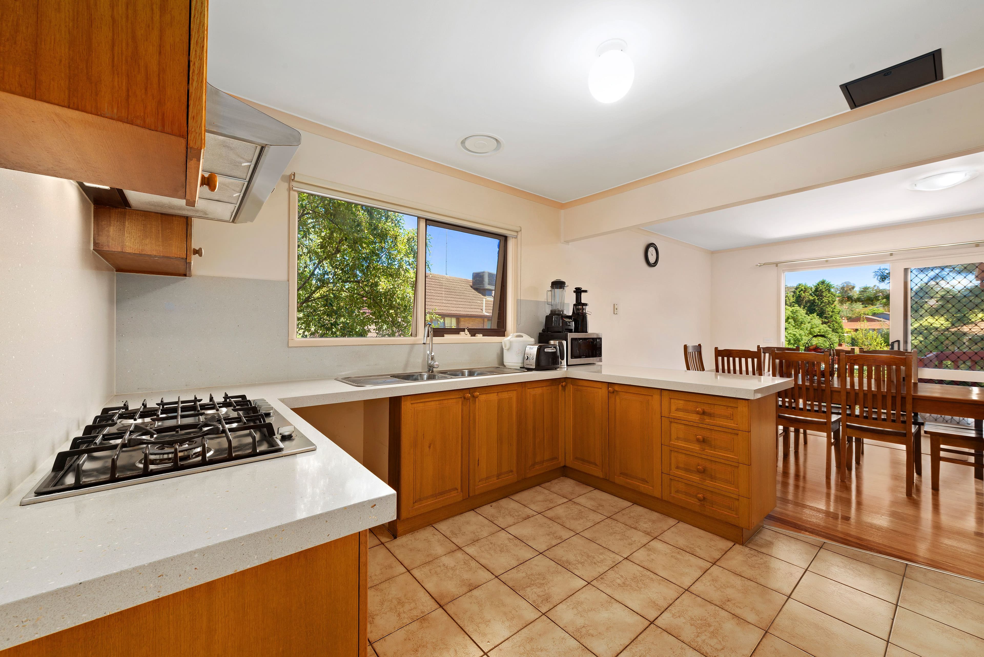 3 Long Valley Way, Doncaster East VIC 3109, Doncaster East - Thumbnail 3