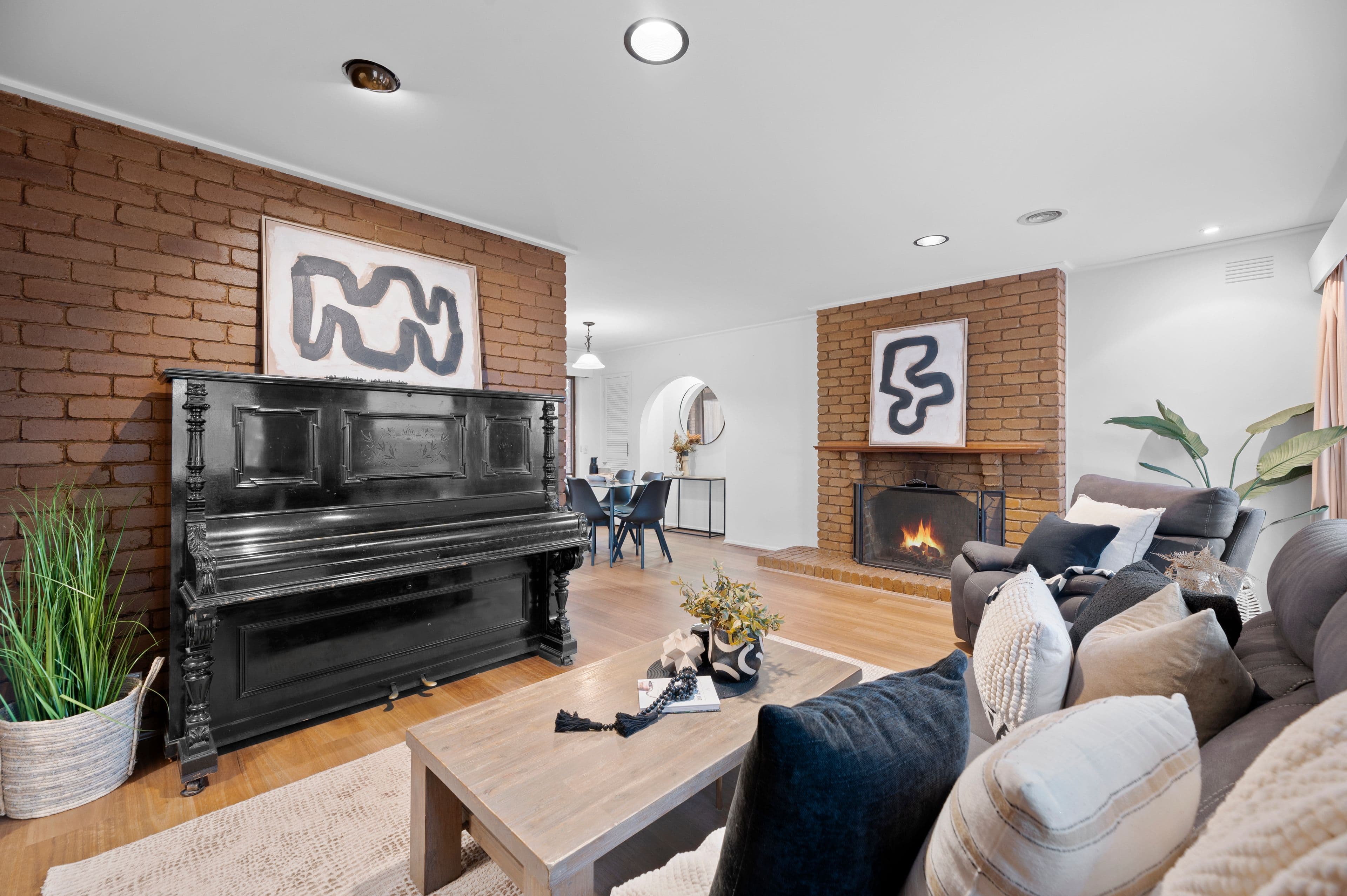 10 Richborough Grove, Ferntree Gully VIC 3156, Ferntree Gully - Thumbnail 2