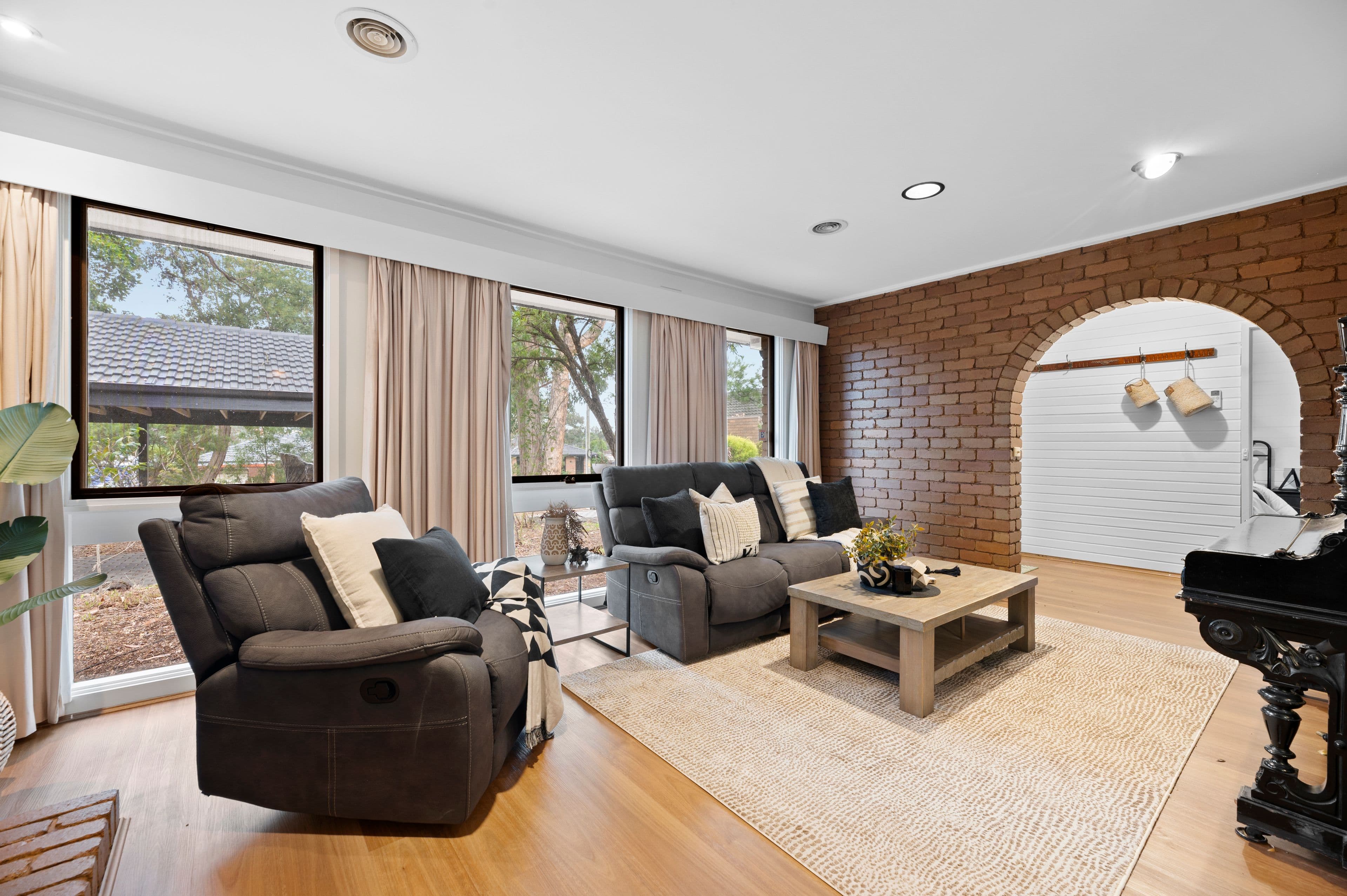 10 Richborough Grove, Ferntree Gully VIC 3156, Ferntree Gully - Thumbnail 3