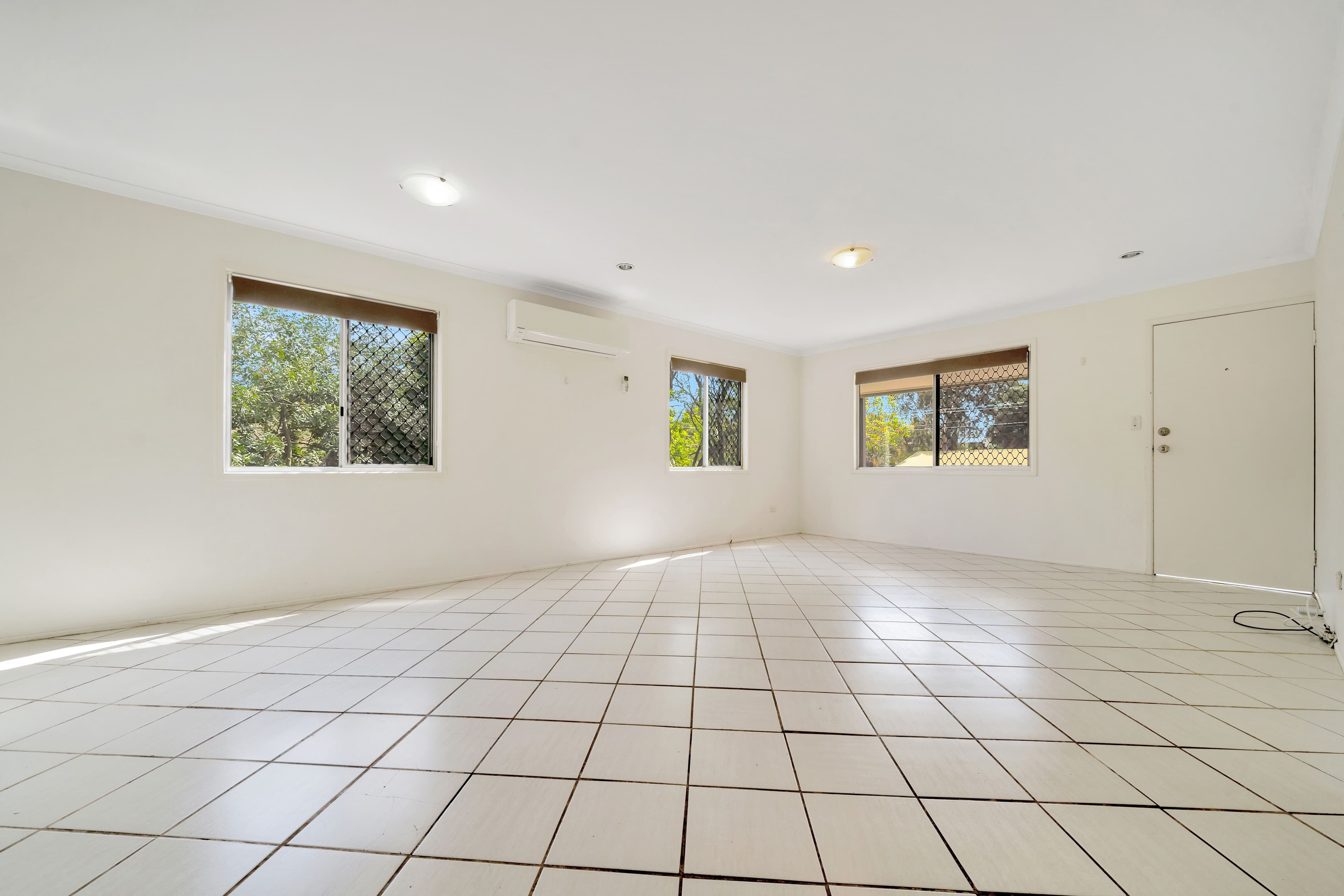 127 Waratah Drive, Crestmead QLD 4132, Crestmead - Thumbnail 3