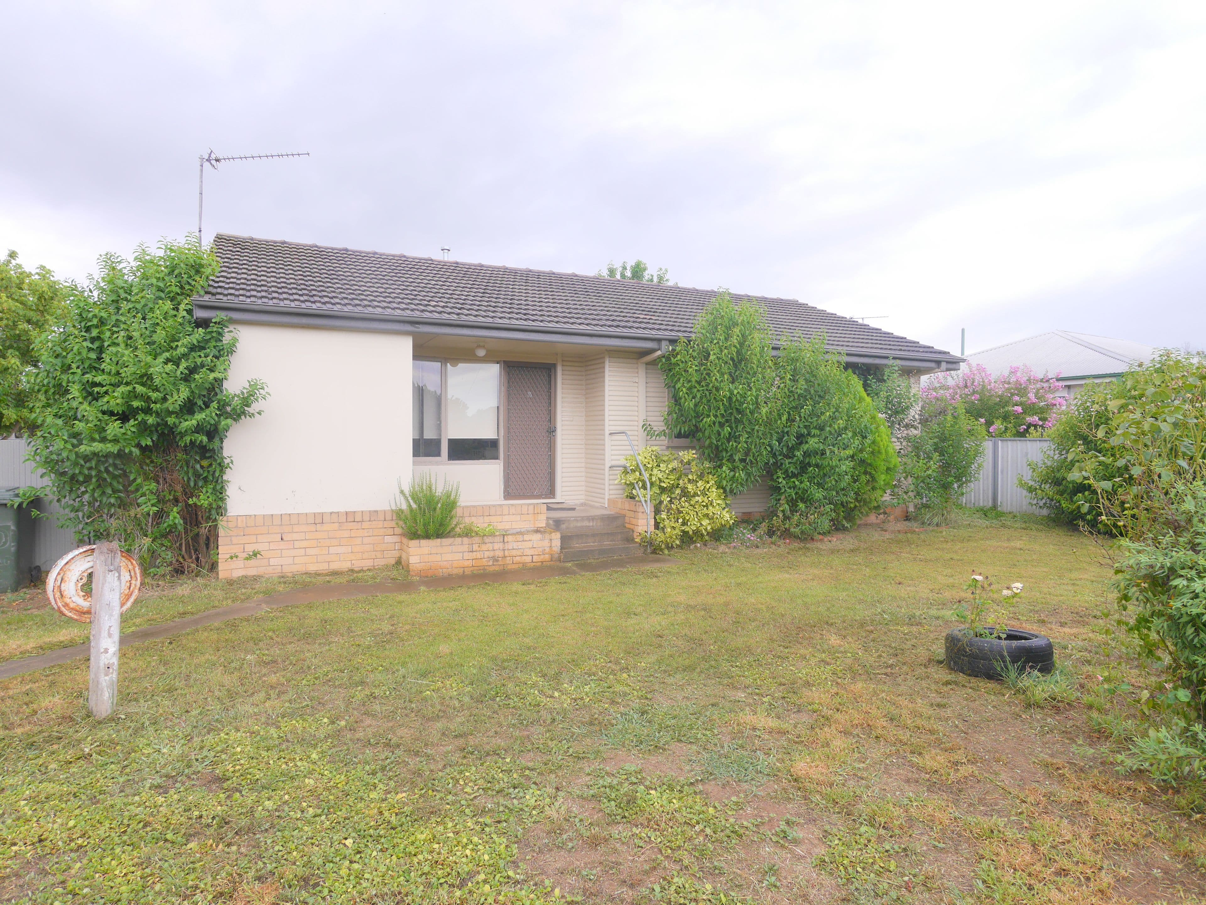 20 Logan Street, Cowra - Image 1