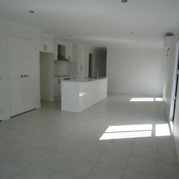 52 Sawmill Circuit, Riverhills QLD 4074, Riverhills - Thumbnail 4