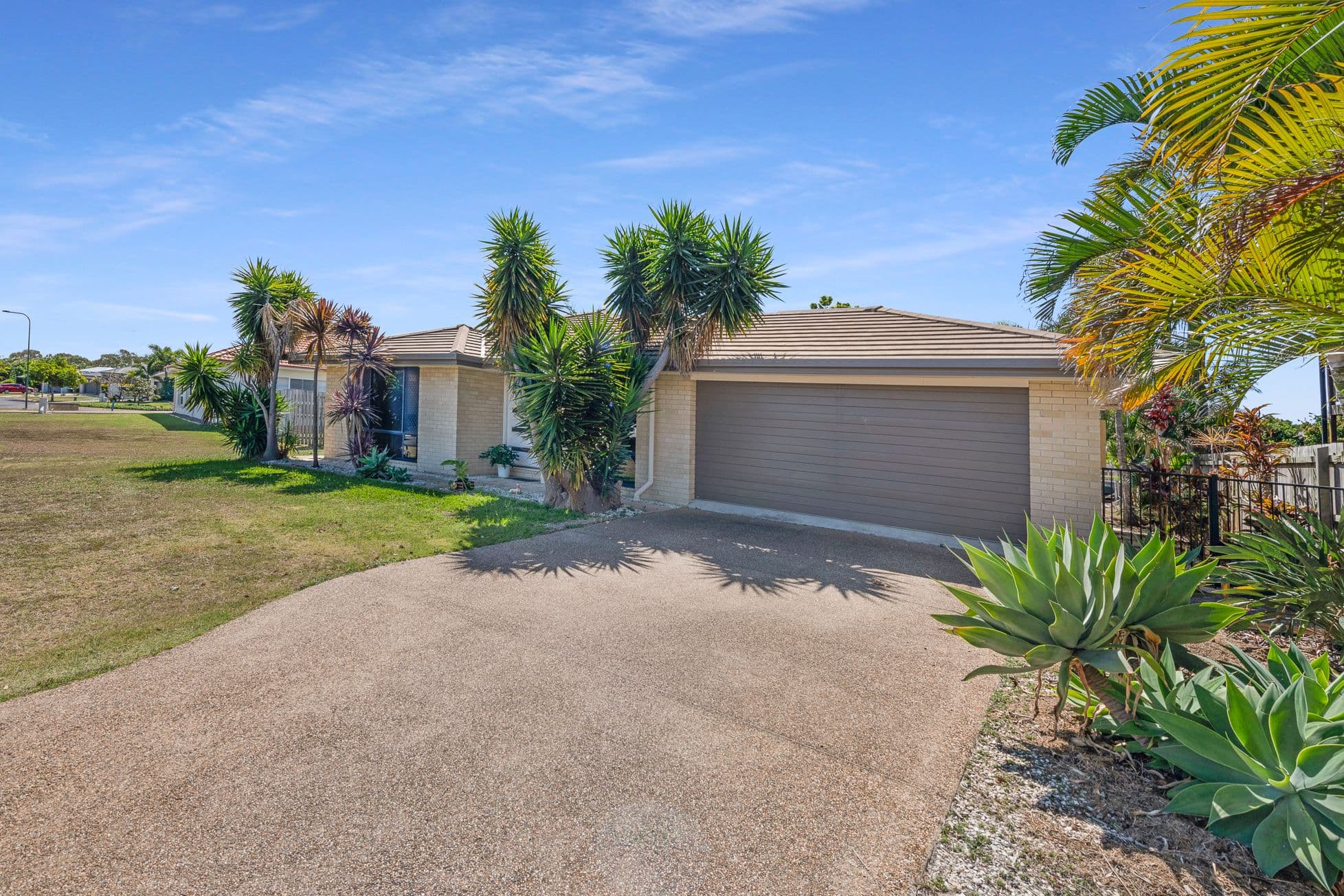 52 Bisdee Street, Coral Cove QLD 4670, Coral Cove - Thumbnail 2