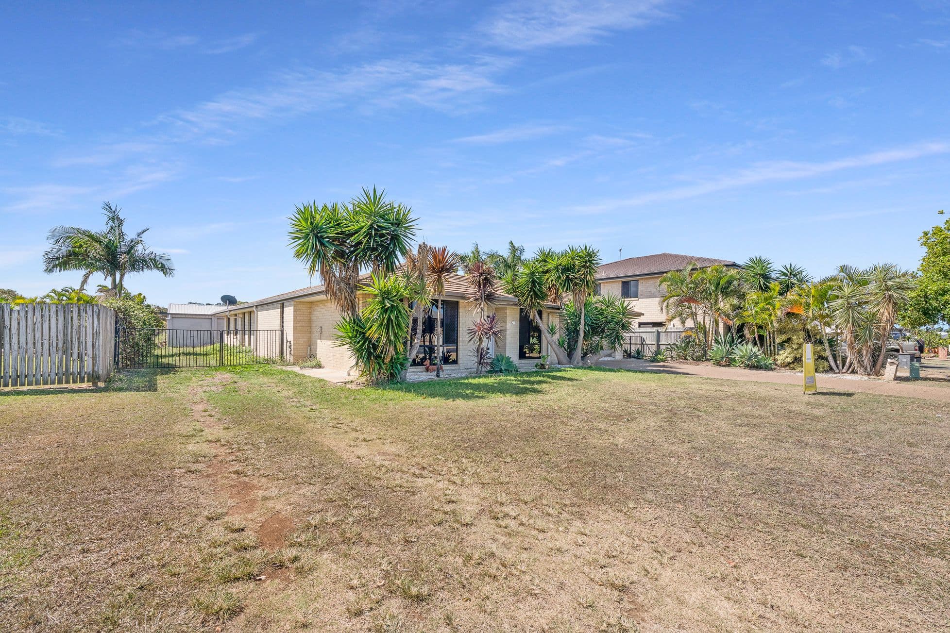 52 Bisdee Street, Coral Cove QLD 4670, Coral Cove - Thumbnail 3
