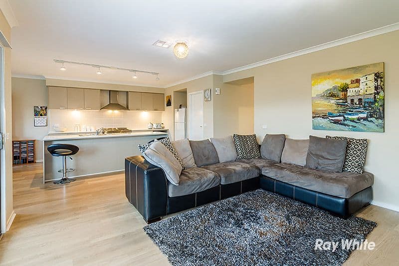 18 Emu Bush Drive, Cranbourne West VIC 3977, Cranbourne West - Thumbnail 3