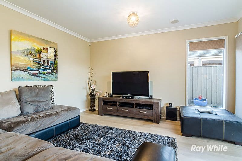 18 Emu Bush Drive, Cranbourne West VIC 3977, Cranbourne West - Thumbnail 6