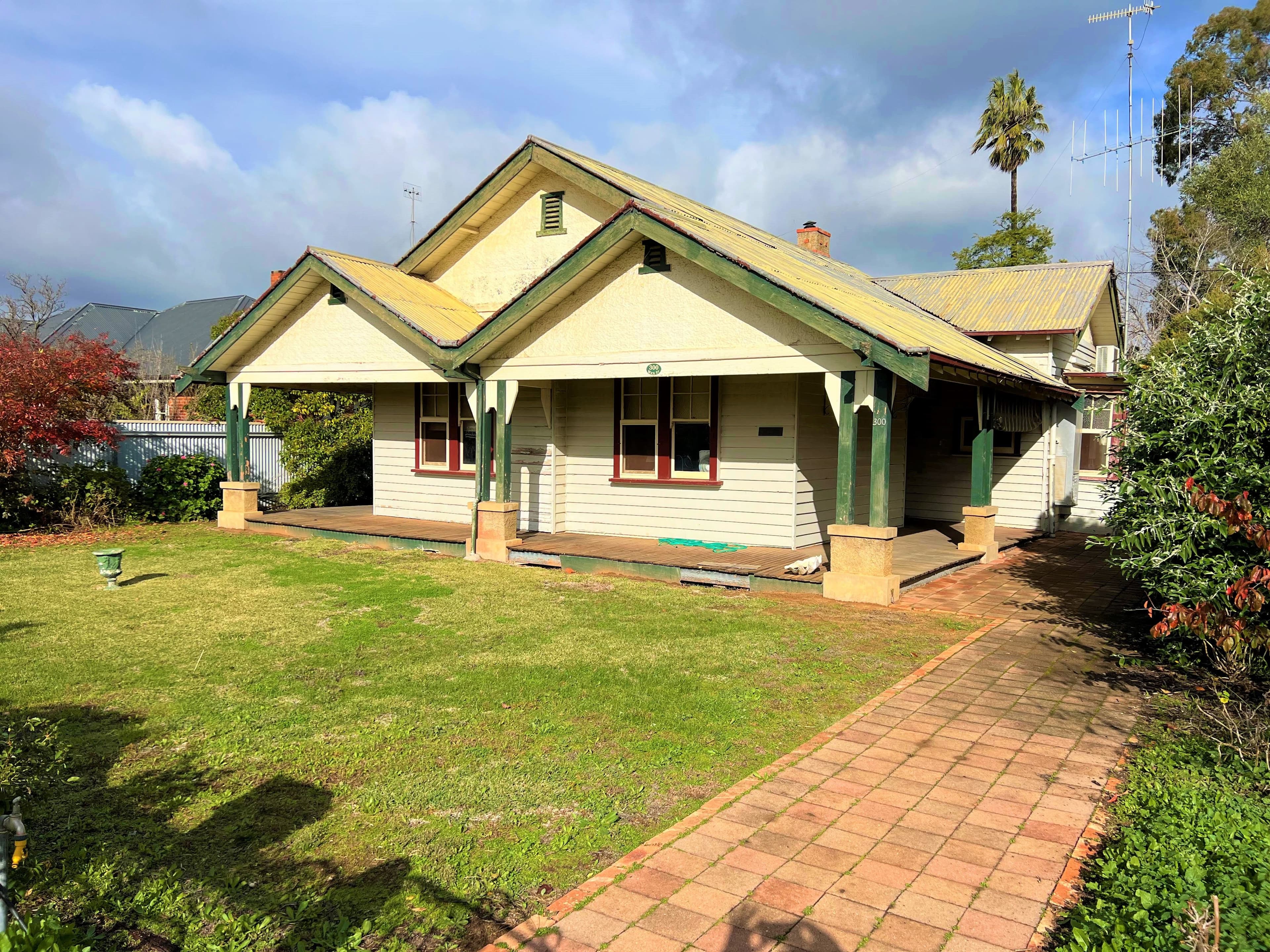 300 WICK Street, Deniliquin NSW 2710, Deniliquin - Image 1